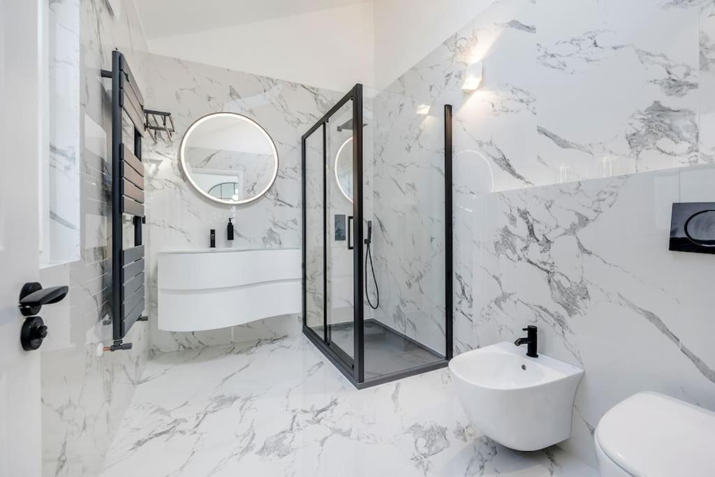 Villa House 10 Mins To Tower Bridge Hot Tub & Parking London Exterior foto