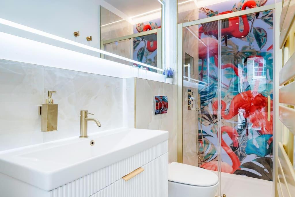 Villa House 10 Mins To Tower Bridge Hot Tub & Parking London Exterior foto