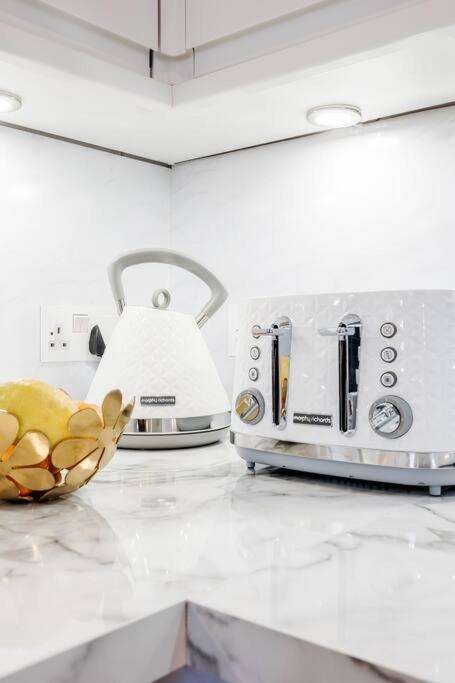 Villa House 10 Mins To Tower Bridge Hot Tub & Parking London Exterior foto