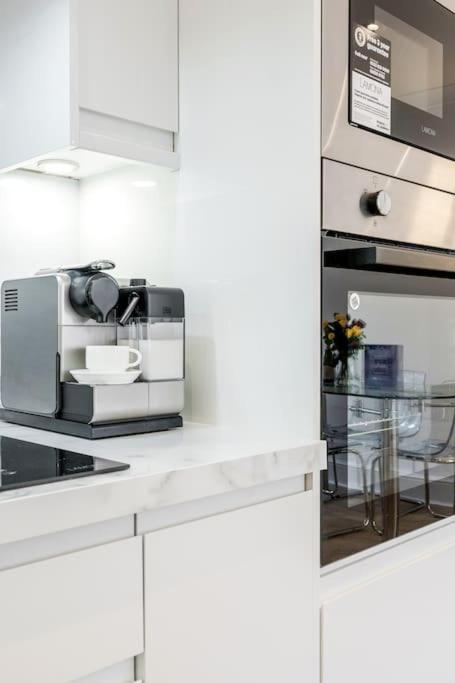 Villa House 10 Mins To Tower Bridge Hot Tub & Parking London Exterior foto